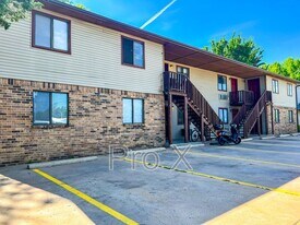 1045 S Happy Hollow Rd in Fayetteville, AR - Building Photo