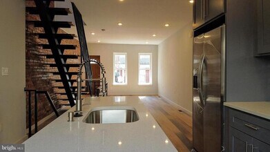 2309 Cross St in Philadelphia, PA - Building Photo - Building Photo