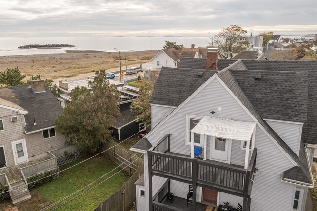 42 Irwin St, Unit 2 in Winthrop, MA - Building Photo - Building Photo