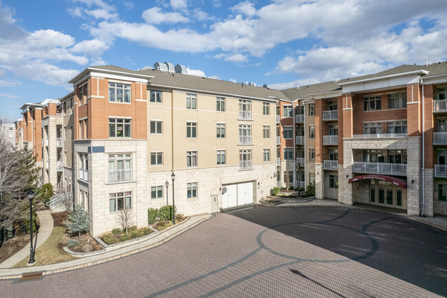 The Views at Hudson Pointe in North Bergen, NJ - Building Photo - Building Photo