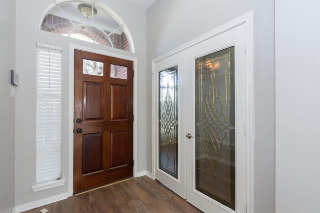 13015 Turnbridge Trail in Houston, TX - Foto de edificio - Building Photo