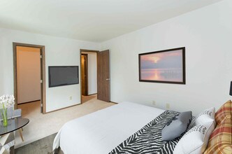 Hampshire Park in Hobart, IN - Foto de edificio - Building Photo