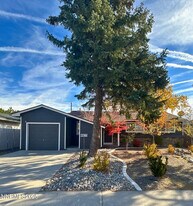 640 James Ln in Reno, NV - Building Photo