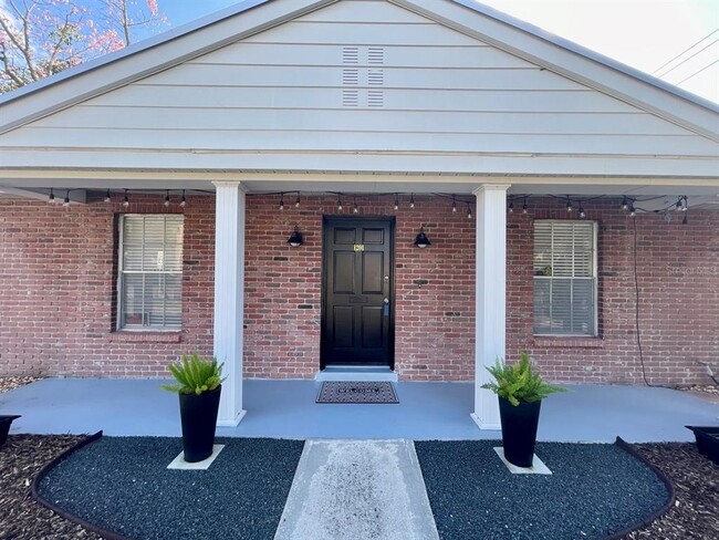 property at 1201 E Flora St
