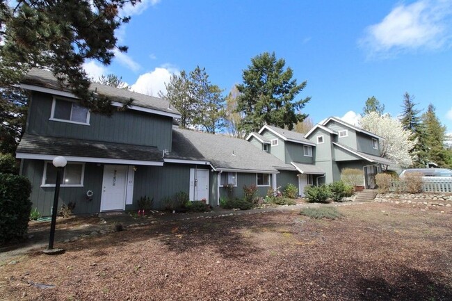 Townhouse Garden Apartments