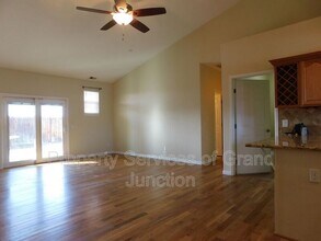 325 Arches Dr in Fruita, CO - Building Photo - Building Photo