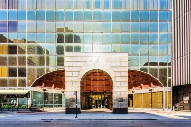 10 E Ontario St in Chicago, IL - Building Photo - Building Photo