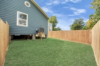 1314 W Willis St in Alvin, TX - Building Photo - Building Photo