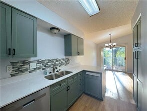15805 Griffon Path in Apple Valley, MN - Building Photo - Building Photo