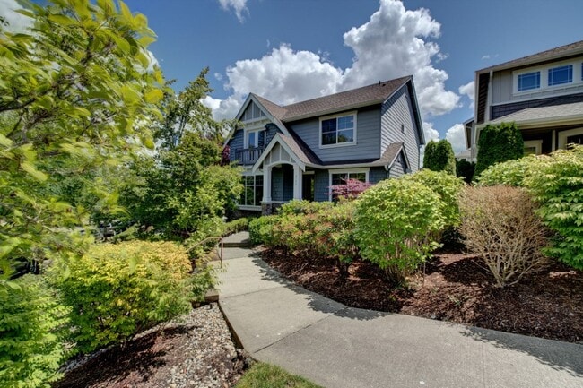2140 NW Far Country Ln in Issaquah, WA - Building Photo - Building Photo