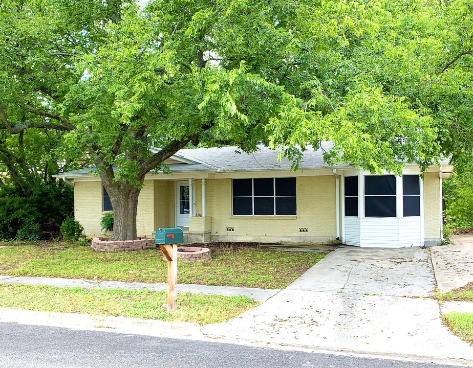 516 Louise St in Copperas Cove, TX - Building Photo