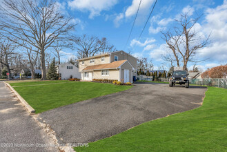 4 Cheryl Dr in Ocean Township, NJ - Building Photo - Building Photo