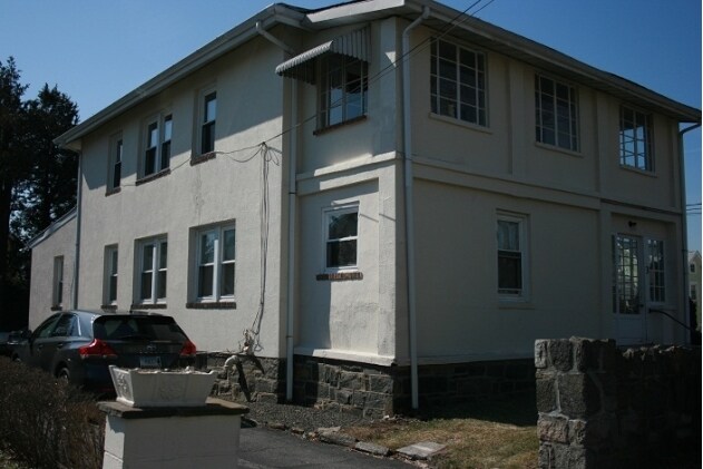 3 W View St in Greenwich, CT - Building Photo