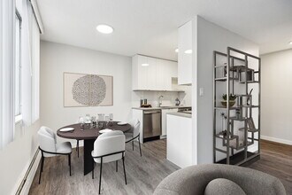 1160 Haro St in Vancouver, BC - Building Photo - Building Photo