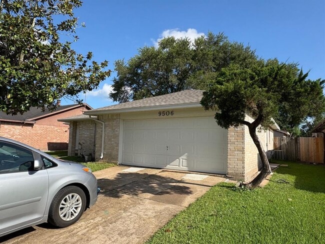 9506 Misty Bridge St in Houston, TX - Building Photo - Building Photo