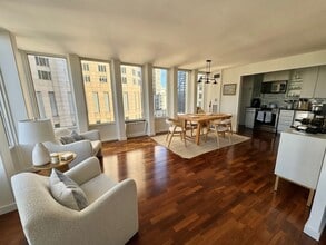 100 E Walton St in Chicago, IL - Building Photo - Building Photo