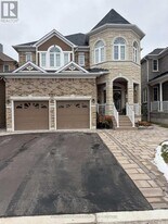 131 Sharplin Dr in Ajax, ON - Building Photo