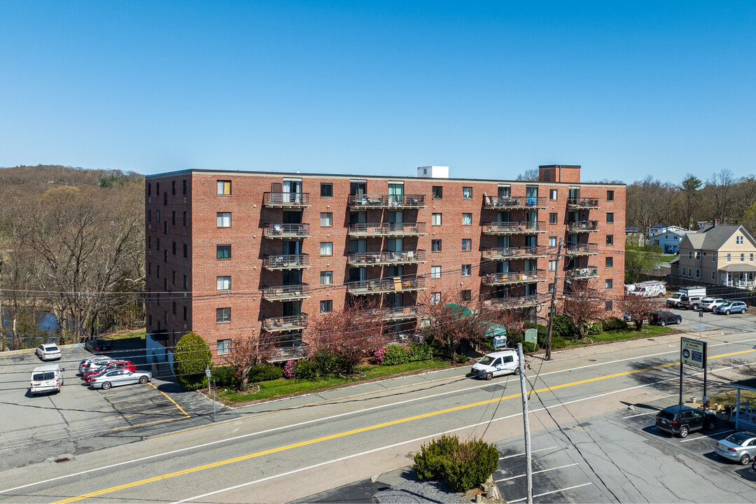 The Charles in Framingham, MA - Foto de edificio