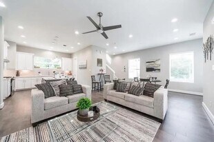 1329 Buescher Dr in Houston, TX - Building Photo