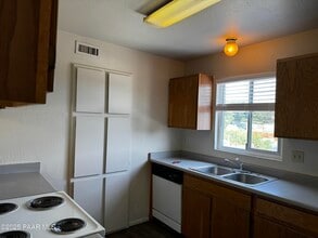1022 Gail Gardner Way in Prescott, AZ - Building Photo - Building Photo