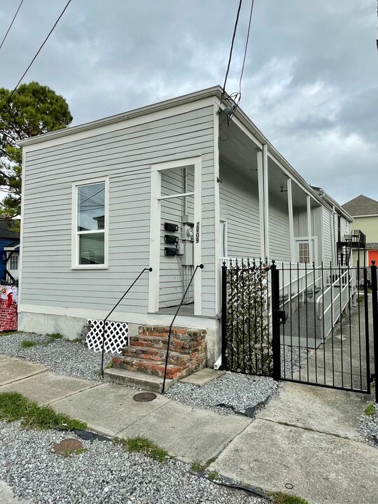 2809 First St in New Orleans, LA - Building Photo