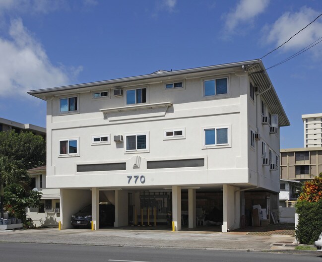 766-770 Isenberg St in Honolulu, HI - Building Photo - Building Photo