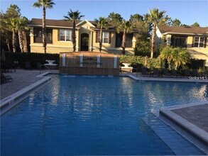 10101 Courtney Palms Blvd in Tampa, FL - Building Photo - Building Photo