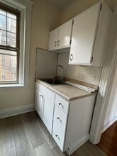 65 Park Dr, Unit 25-8 in Boston, MA - Foto de edificio - Building Photo