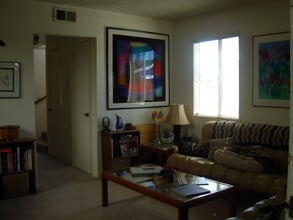 1424 17th St in Los Osos, CA - Foto de edificio - Building Photo