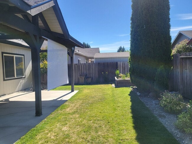 2177 SW Nick Way in Grants Pass, OR - Building Photo - Building Photo