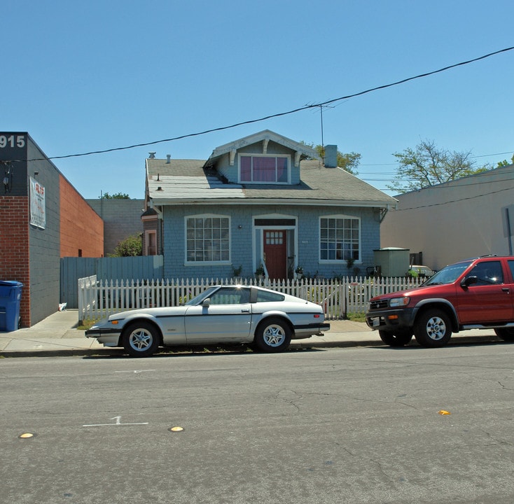 917 Howard Ave in Burlingame, CA - Building Photo