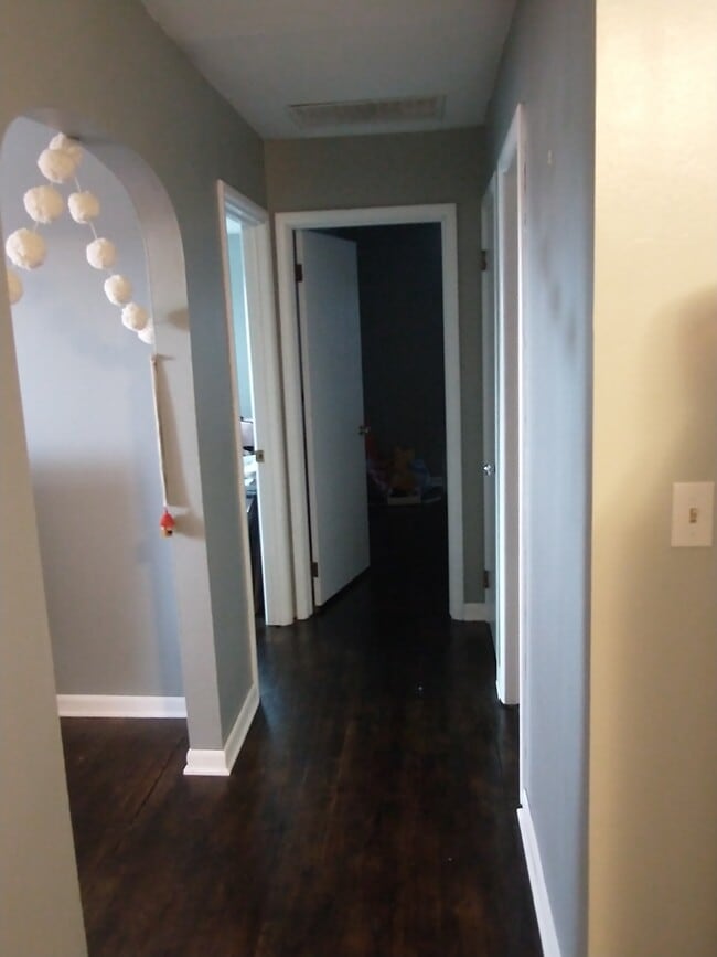 407 N College St in Nevada, MO - Building Photo - Building Photo