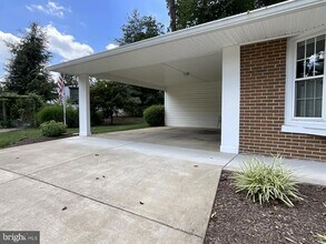615 Kearney Ct SW in Vienna, VA - Building Photo - Building Photo