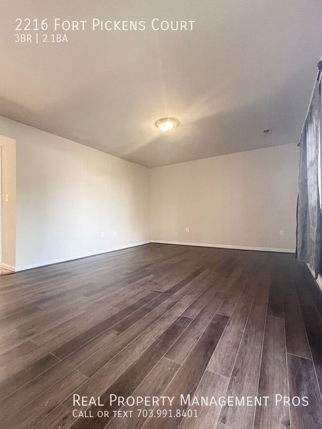 2216 Fort Pickens Ct in Dumfries, VA - Building Photo - Building Photo