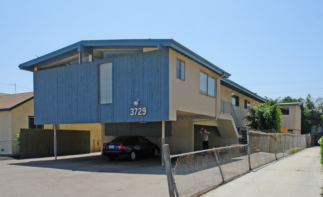 3729 Midvale Ave in Los Angeles, CA - Building Photo - Building Photo