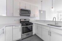 8621 River Rd, Unit 193 in North Bergen, NJ - Building Photo - Building Photo