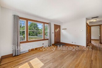 915 Sycamore St in Charlottesville, VA - Building Photo - Building Photo