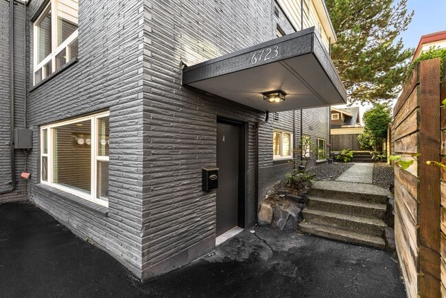 6721 24th Ave NW in Seattle, WA - Building Photo - Building Photo