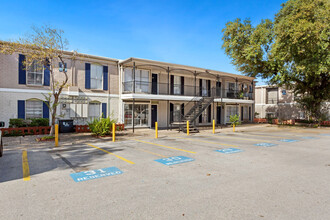 Santa Clara in Houston, TX - Building Photo - Building Photo