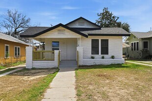 1230 Hammond Ave in San Antonio, TX - Building Photo