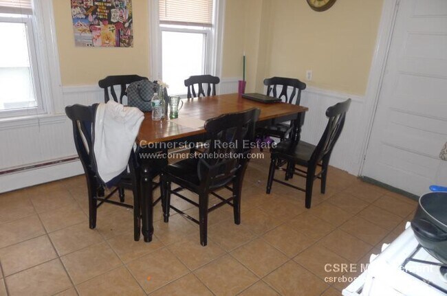 55 Calumet St, Unit 3 in Boston, MA - Foto de edificio - Building Photo