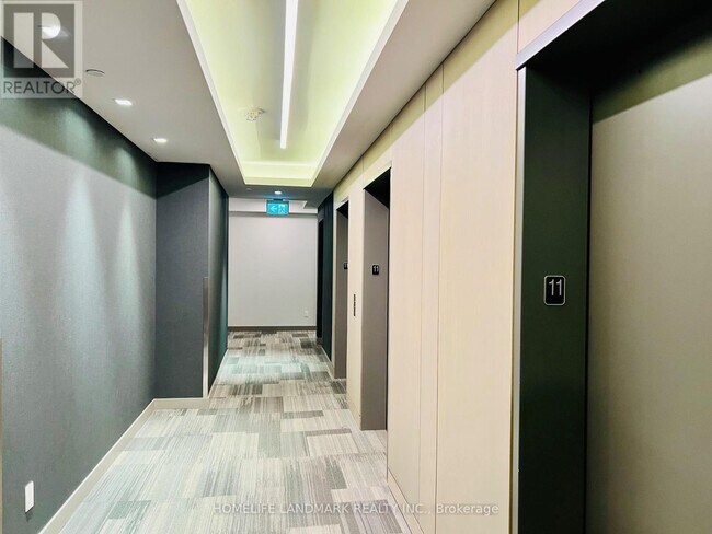 188 Fairview Mall Dr in Toronto, ON - Building Photo - Building Photo