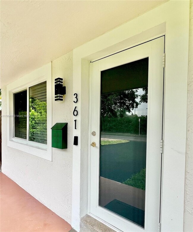 361 NE 41st St in Oakland Park, FL - Building Photo - Building Photo