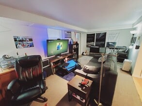 144 Alpine St, Unit L in Stamford, CT - Foto de edificio - Building Photo