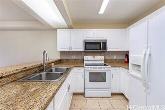 92 Aliinui Dr in Kapolei, HI - Building Photo - Building Photo