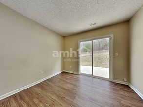 6122 Patric Alan Ct in Charlotte, NC - Building Photo - Building Photo