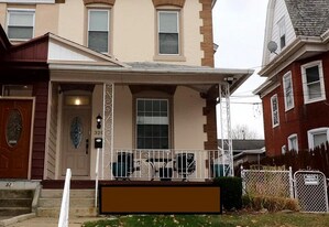 320 Loney St, Unit 320 in Philadelphia, PA - Building Photo