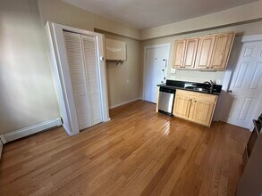 238 Cambridge St, Unit 3 in Boston, MA - Building Photo - Building Photo