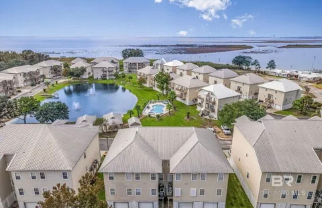4 Yacht Club Dr, Unit Sunset Bay Villas in Daphne, AL - Building Photo