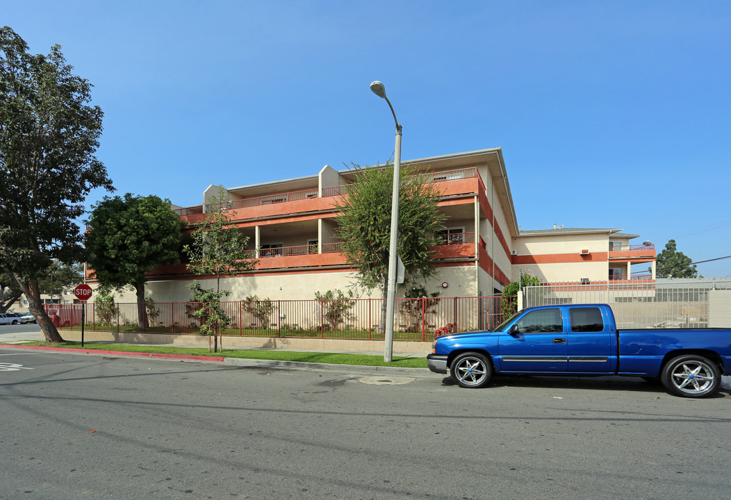 Sixth Street Apartments in Santa Ana, CA - Foto de edificio